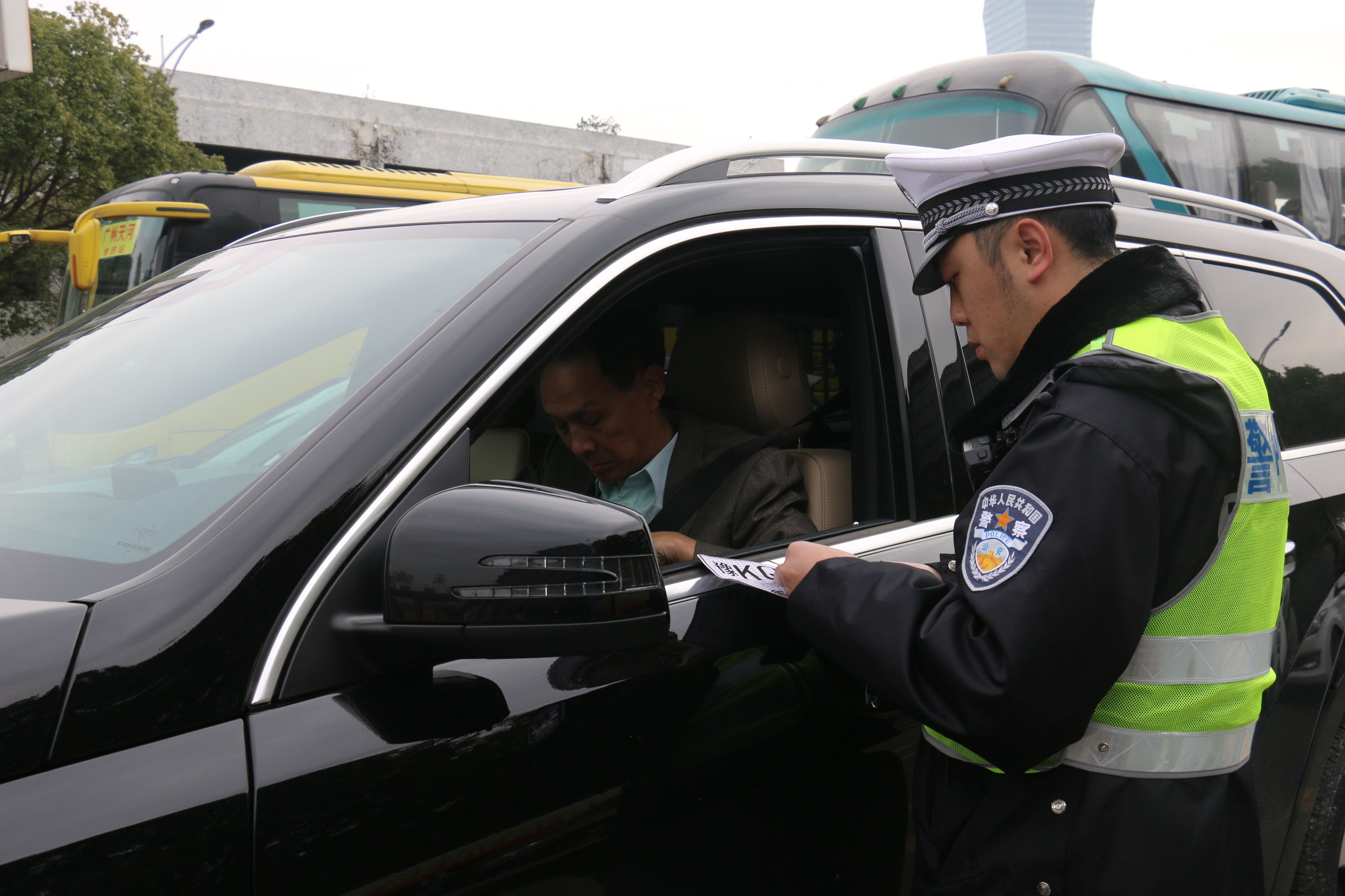 东莞莞城交警铁骑,东莞交警铁骑晚上巡逻