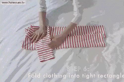 我叠衣服,叠一件衣服用三步完成