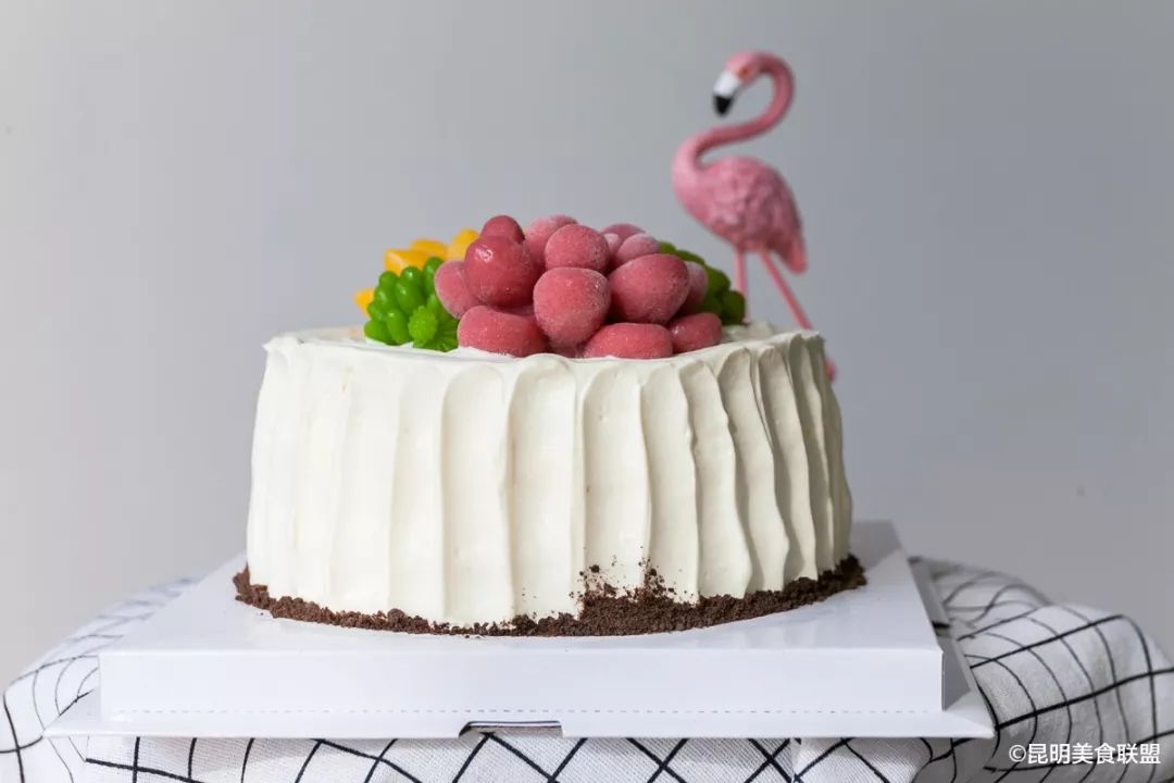 猎奇！昆明街边甜品店，居然每天200美少女拥挤这里生吃多肉