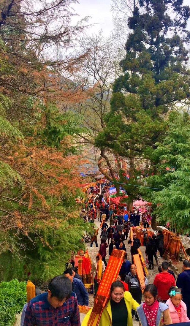 去寺庙上香，不能太随意，这四点忌讳，一定要记住！