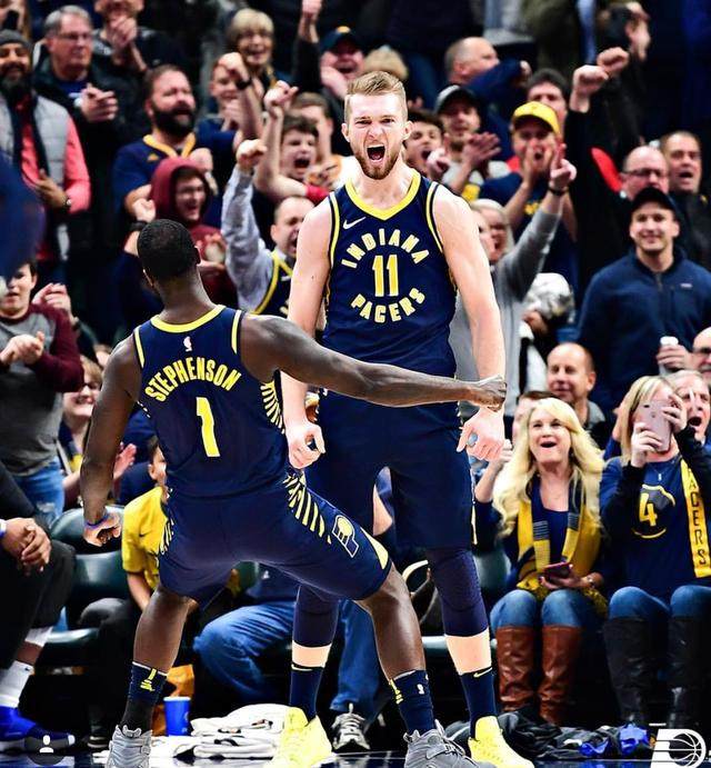 库里汤普森合砍35分晋级四强,nba星二代库里克莱