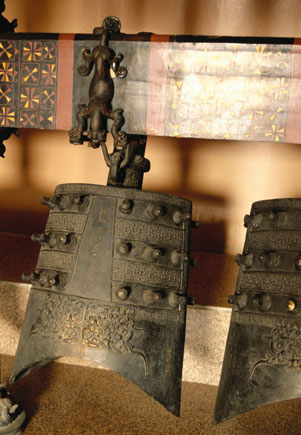 两件战国的青铜器,有中国二字的青铜器