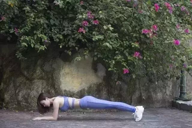 初学者每天练多久的平板支撑,坚持练平板支撑可以塑形吗