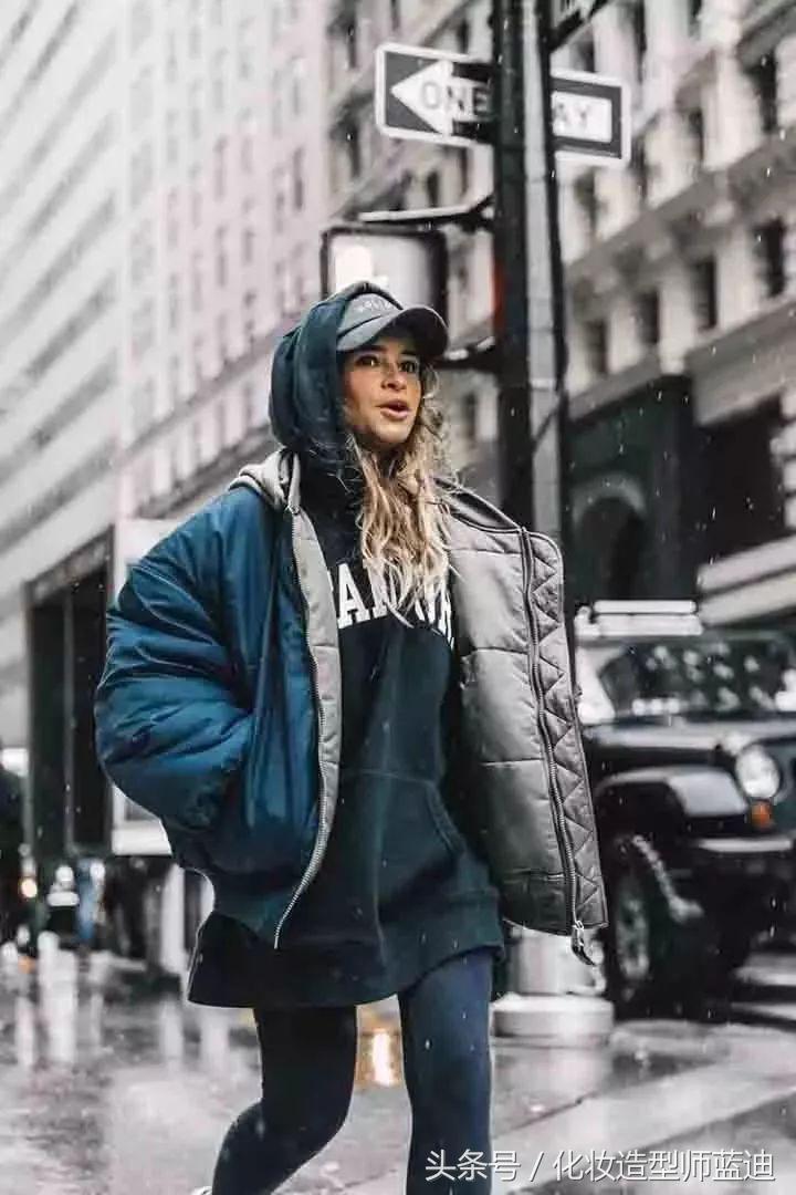 羽绒服穿起来臃肿你裤子选对了吗,羽绒服穿着没气质