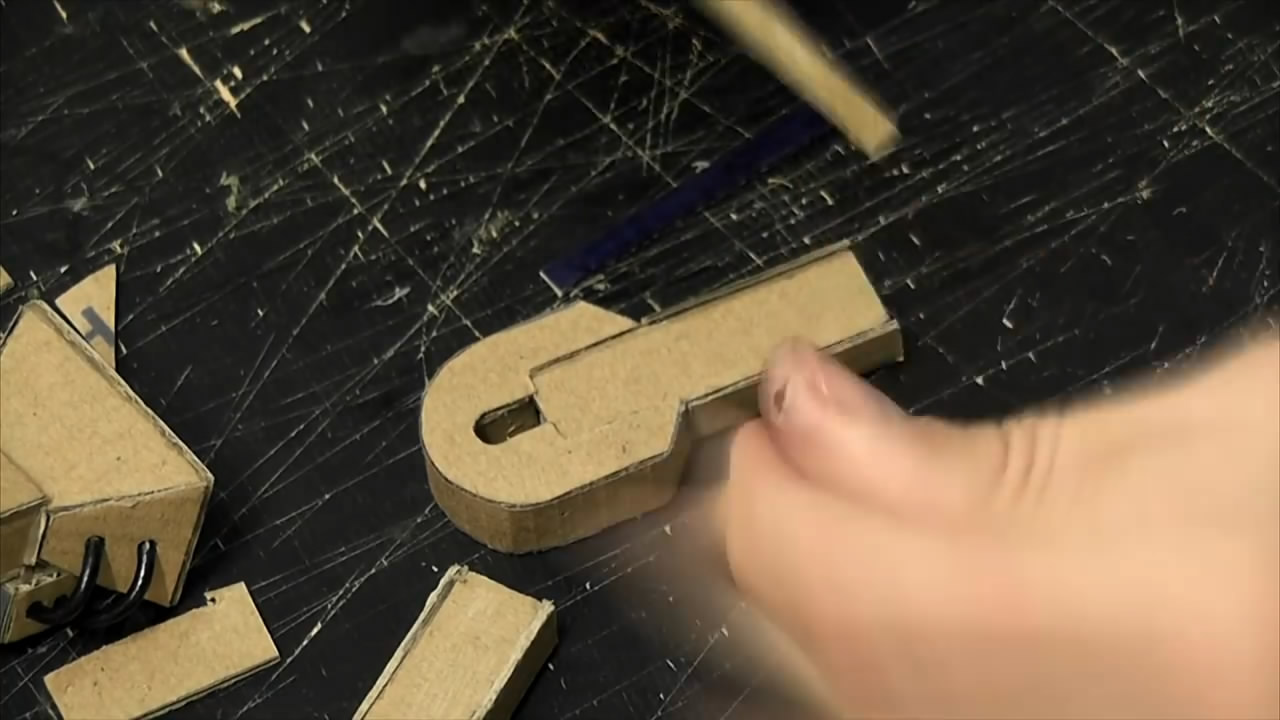 怎么制作超级厉害的手工机器人,简单又好玩的机器人手工该怎么做