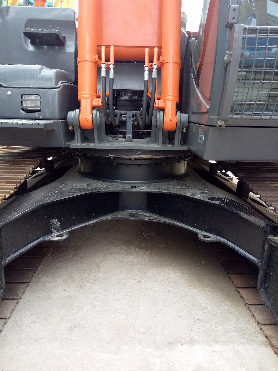 2015年的二手日立55挖掘机价格表,精品原装日立2003二手挖掘机出售