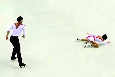 为什么花滑冠军就要散头发,往届花滑冠军