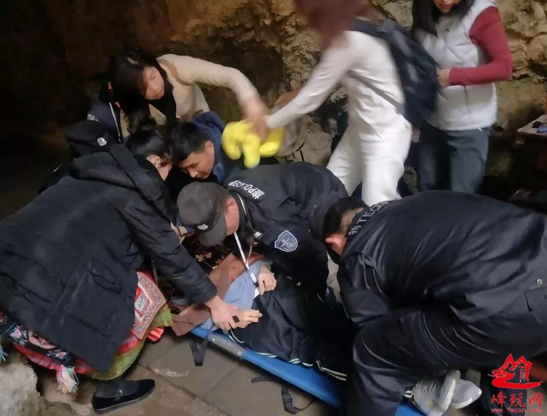 游客突发疾病景区紧急救助,景区内游客突发心脏病