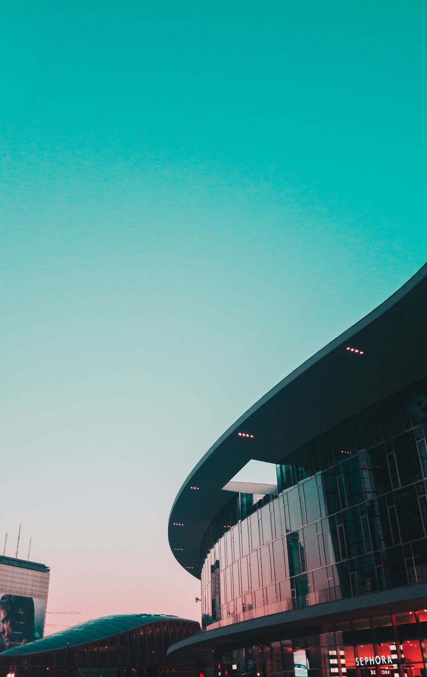 夕阳下的大厦图片,落日余晖下的楼房