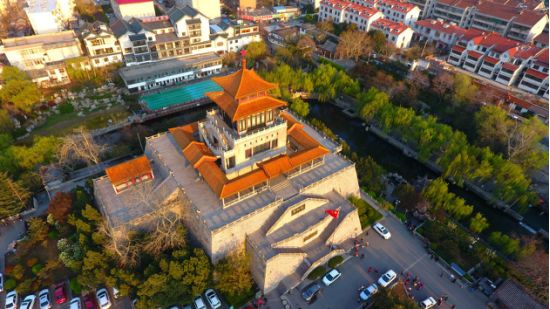 灵动的泉韵，来一场游老街感受老城风味的亲水之旅吧！