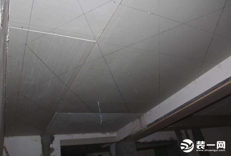 装修石膏板防开裂贴什么好,装修石膏板什么牌子好