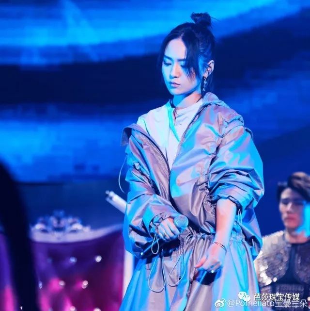 李宁运动服穿搭,李宁运动衣穿搭