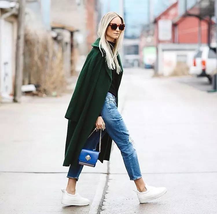 上帝创造了爱情人类发明了婚姻,上帝创造了男人女人