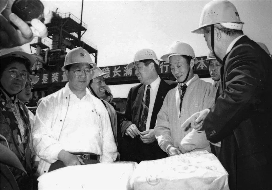 谋转型｜这家当年周恩来关怀过的炼化企业重启“休假”三年的功勋装置