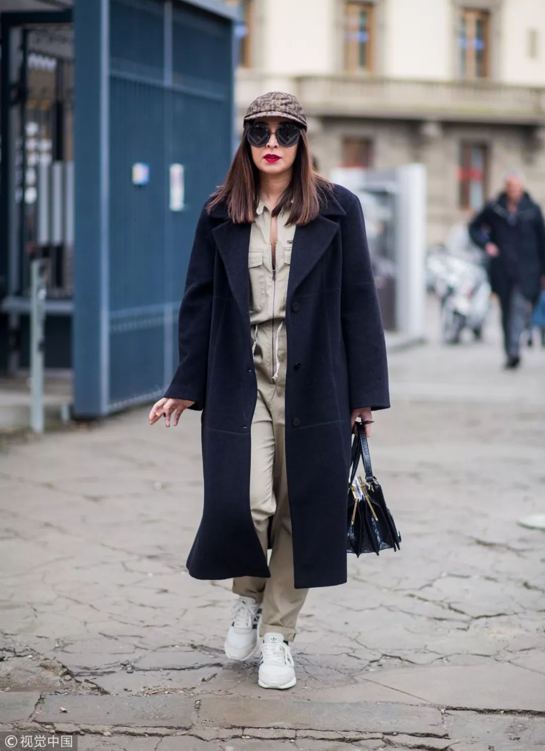 迪丽热巴宋茜西装look,热巴穿搭日常黑色棒球帽