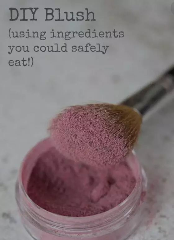 今儿你们都去买买买吧,在厨房打败Gucci、Channel美妆的事放着我来(附8个自制美妆方子)