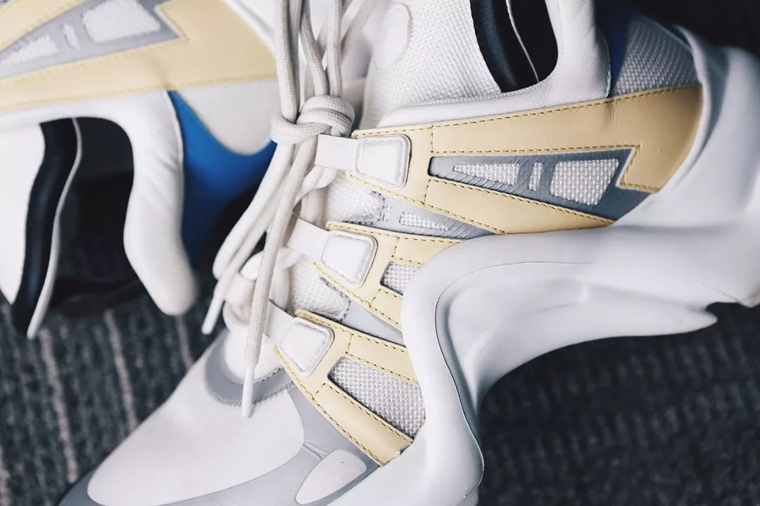 louisvuitton丹宁色运动鞋,louisvuitton老爹鞋多少钱