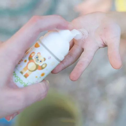 网红眼药水用之需谨慎,细扒几款网红眼药水