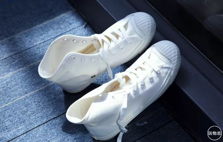 撞鞋不可怕谁最尴尬,撞鞋不可怕谁假谁尴尬