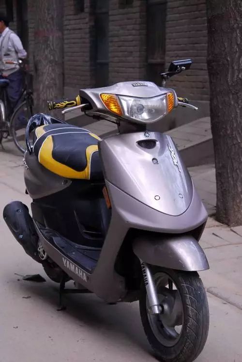 为“鬼火”正名这真不是一款只会翘头炸街的破踏板丨侃趣