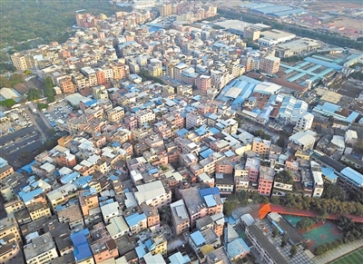 记者探营项目建设,记者探村