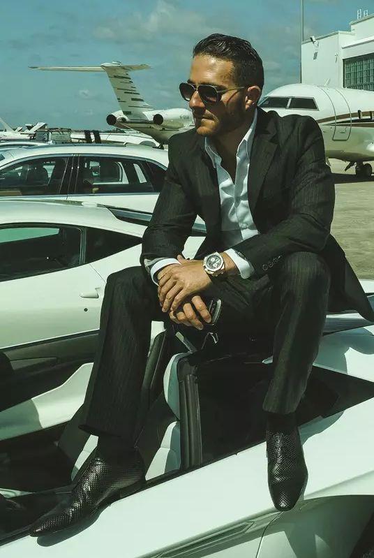 男人爱机车，但女人爱的是你穿的那件皮夹克