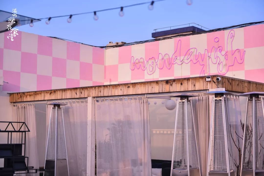 任性!温州海归美女辞职爆改破厂房,建露天解忧咖啡馆!