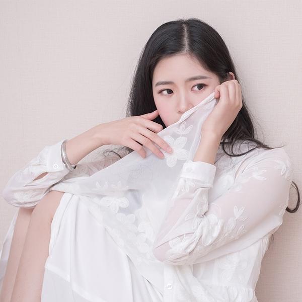 镂空装里面怎么搭配,夏天很迷人的镂空装