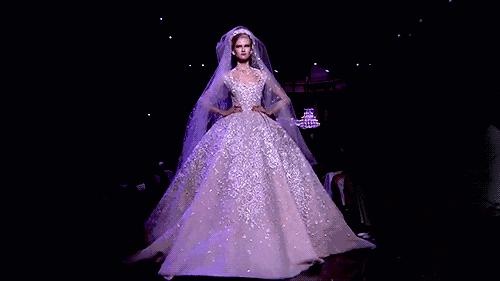 上帝创造了爱情人类发明了婚姻,上帝创造了男人女人