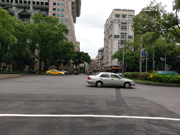 文本直送科技新闻:宏达电旗舰智慧型手机「HTC10」崭新体验,十分完美!