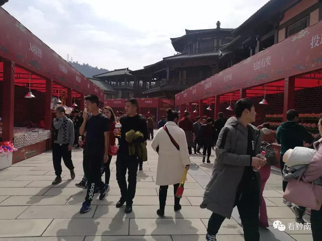 大年初一都匀哪里热闹,大年初一的现状