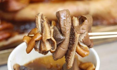 一碗牛杂能在夜市立足几十年,牛杂记忆深处的味道