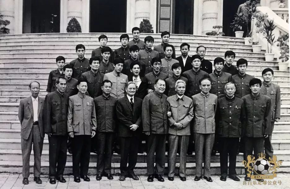 津门足球双百颂图片,津门足球双百颂签售会