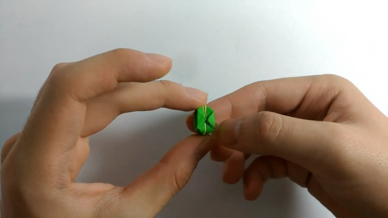 折纸复杂灯笼鱼教程,手工折纸大全鱼灯笼