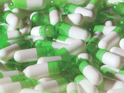 胶囊药量大了可以倒出一半服用吗,胶囊里的中成药能倒出来吃吗