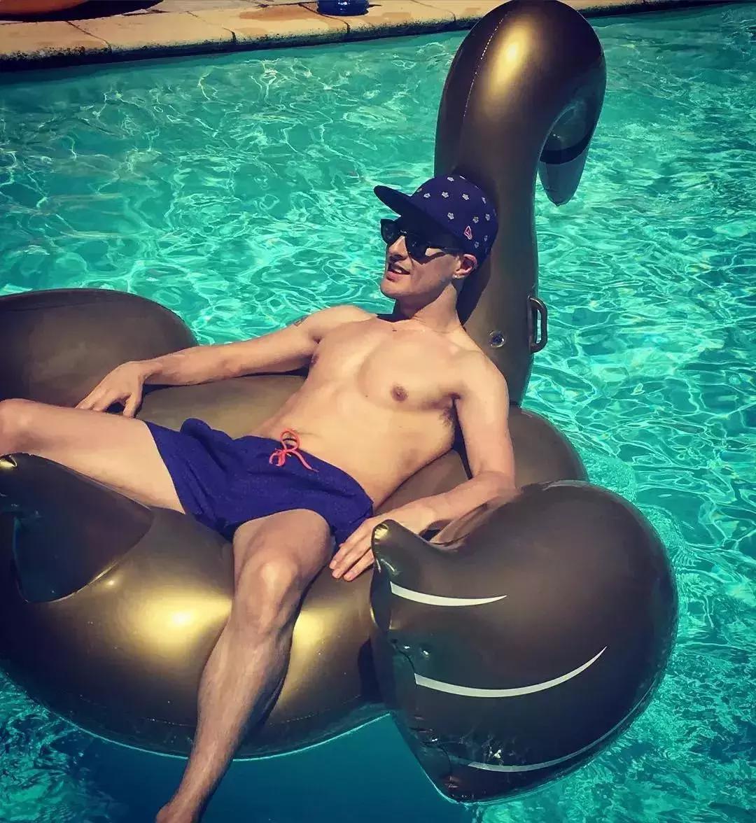 敢与吴彦祖PK的设计大神！42岁帅成“小鲜肉”，设计拿奖拿到手软