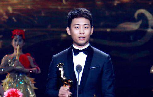 从一个跑龙套到大明星的电影,红海行动为什么挑中张译过人之处