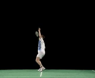 羽毛球如何发好高远球,羽毛球如何打好高远球