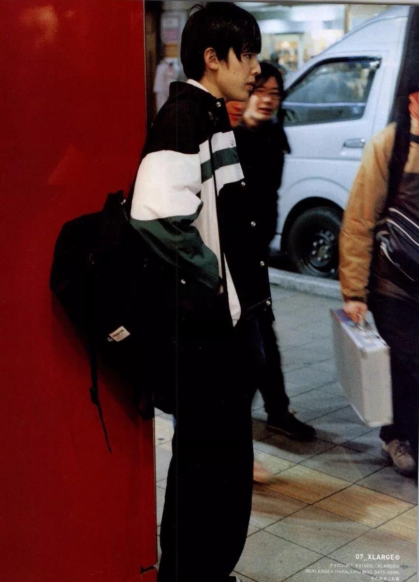 想骚还能买得起,开学这么穿让你成功撩到学妹哦