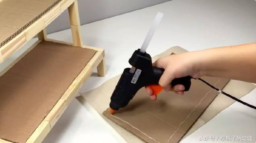 用小木块做芭比娃娃,最简单怎么做芭比娃娃