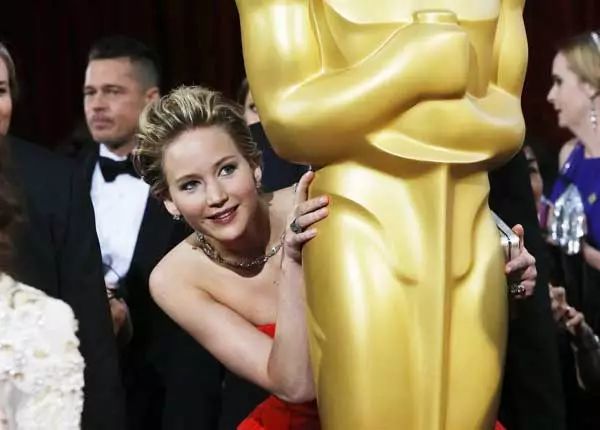 美国歌手甜茶和霉霉,霉霉跟甜茶同台