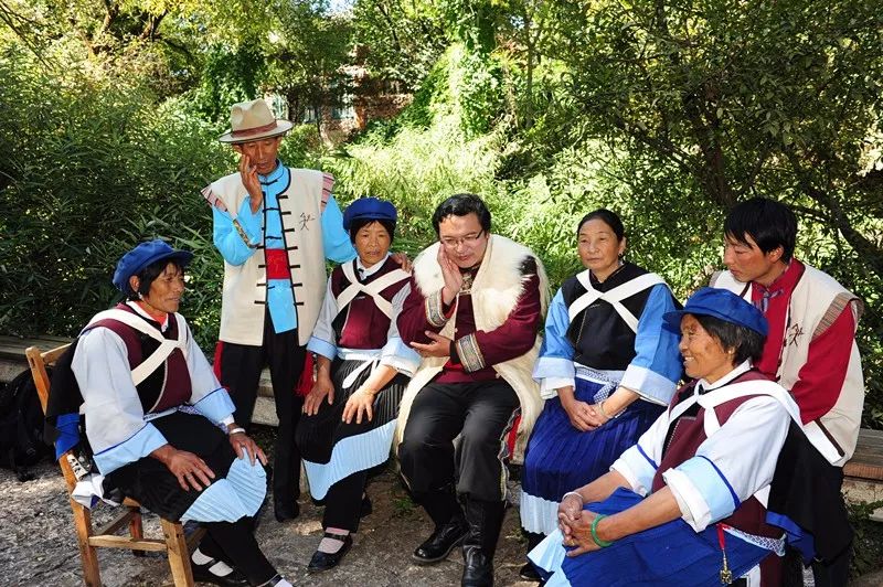 热爱民族别只是靠说，看看人家是咋做的！