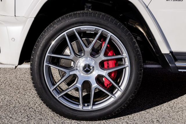 买霸道还是买陆巡比较适合家用,陆巡跟霸道越野