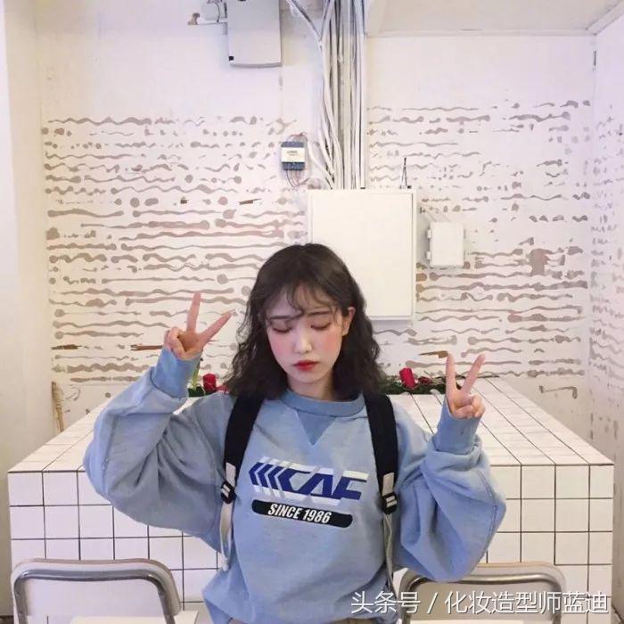 内扣美发造型短发,短发泡面头扎发发型