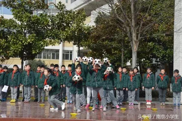 新学期新气象小学开学典礼,仁里小学争做新时代好队员