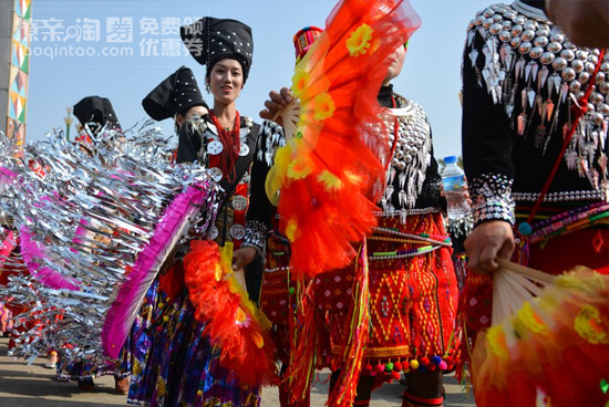 景颇族的风俗习惯和民族服饰,德宏傣族景颇族服饰定制