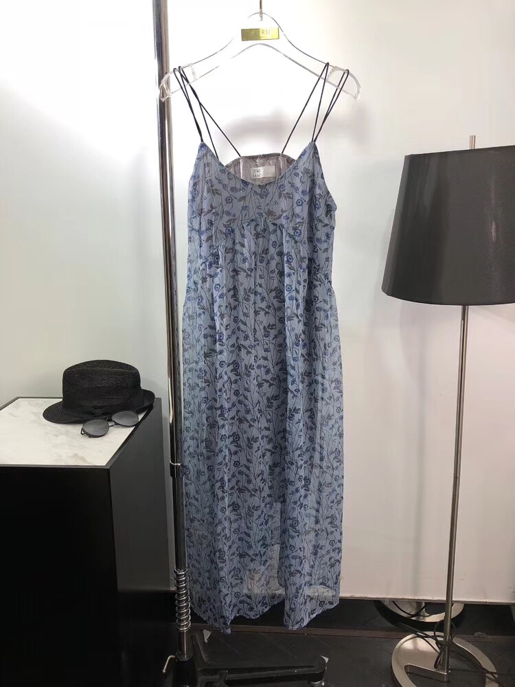 初春美衣时髦来袭,春装新款穿出气质高雅