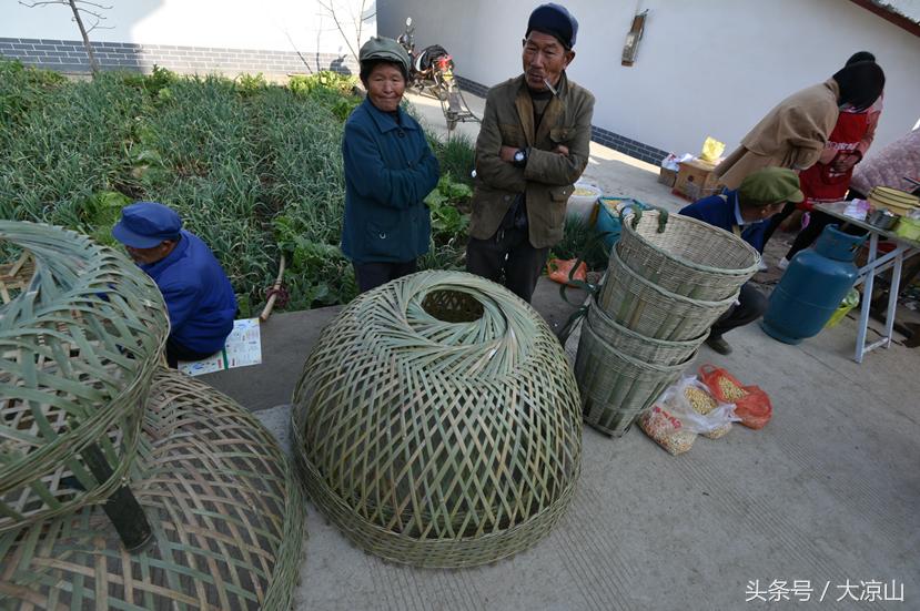 元宵节,是凉山传统农具交易日——德昌赶草坝场看你能认识多少农具?