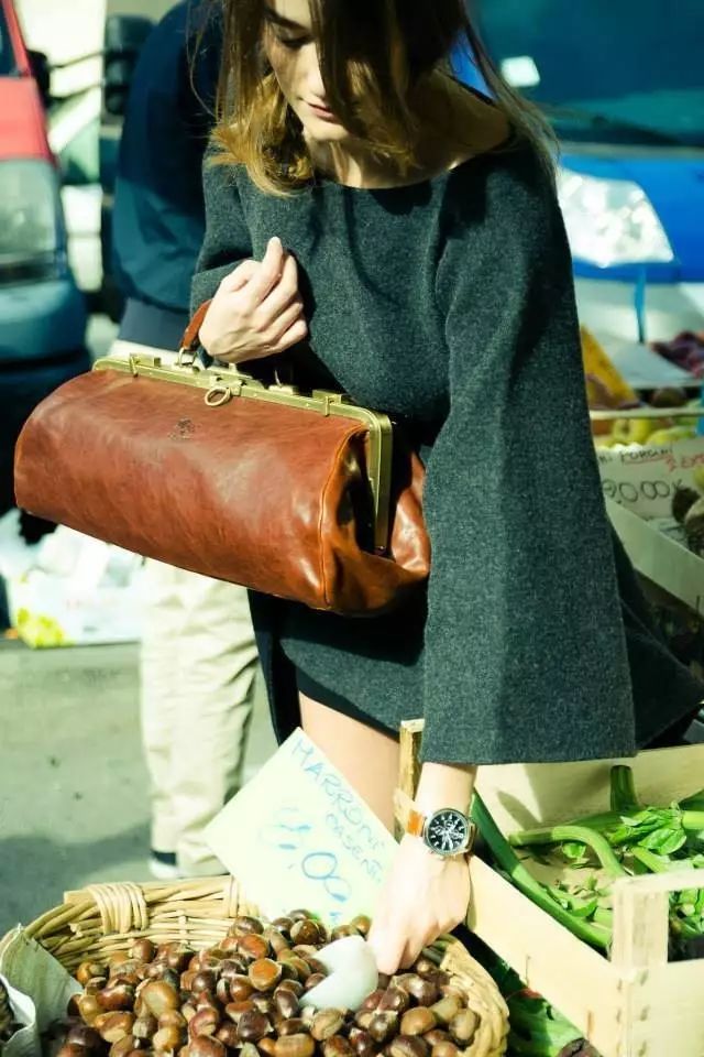 开工大吉带的东西,适合上班族的几款大牌包包分享