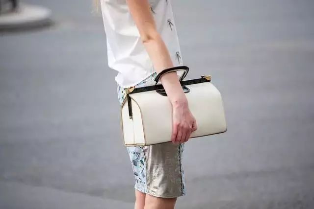 开工大吉带的东西,适合上班族的几款大牌包包分享